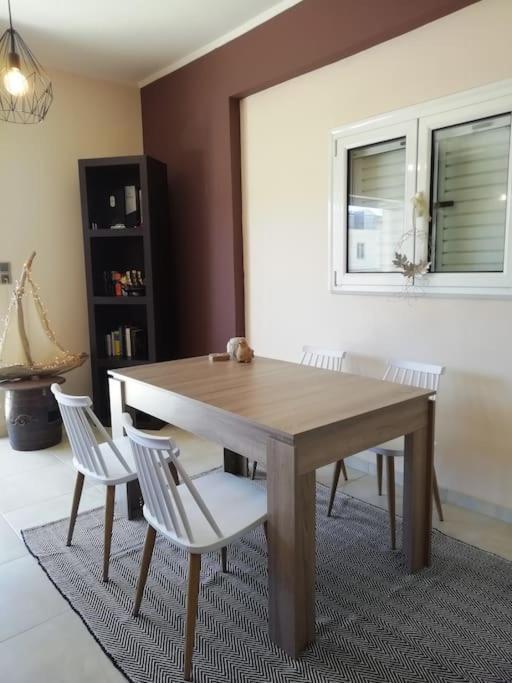 Nikolas Apartment. Aktaio Rio Patra エクステリア 写真