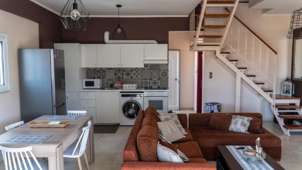 Nikolas Apartment. Aktaio Rio Patra エクステリア 写真